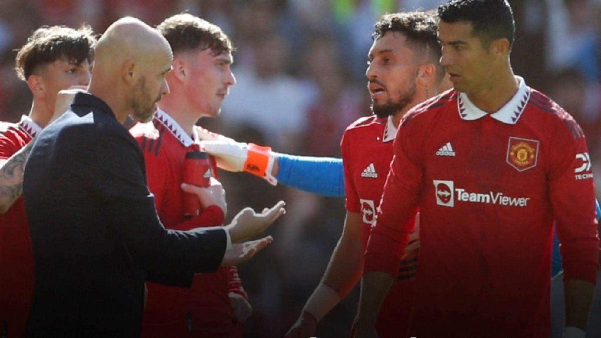Duras críticas a Cristiano Ronaldo por irse del estadio sin avisar mientras su equipo estaba jugando